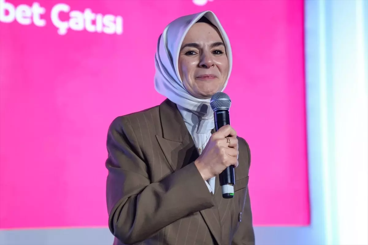 aile ve sosyal hizmetler bakani goktas aile festivalini ziyaret etti aciklamasi UTssb8rc