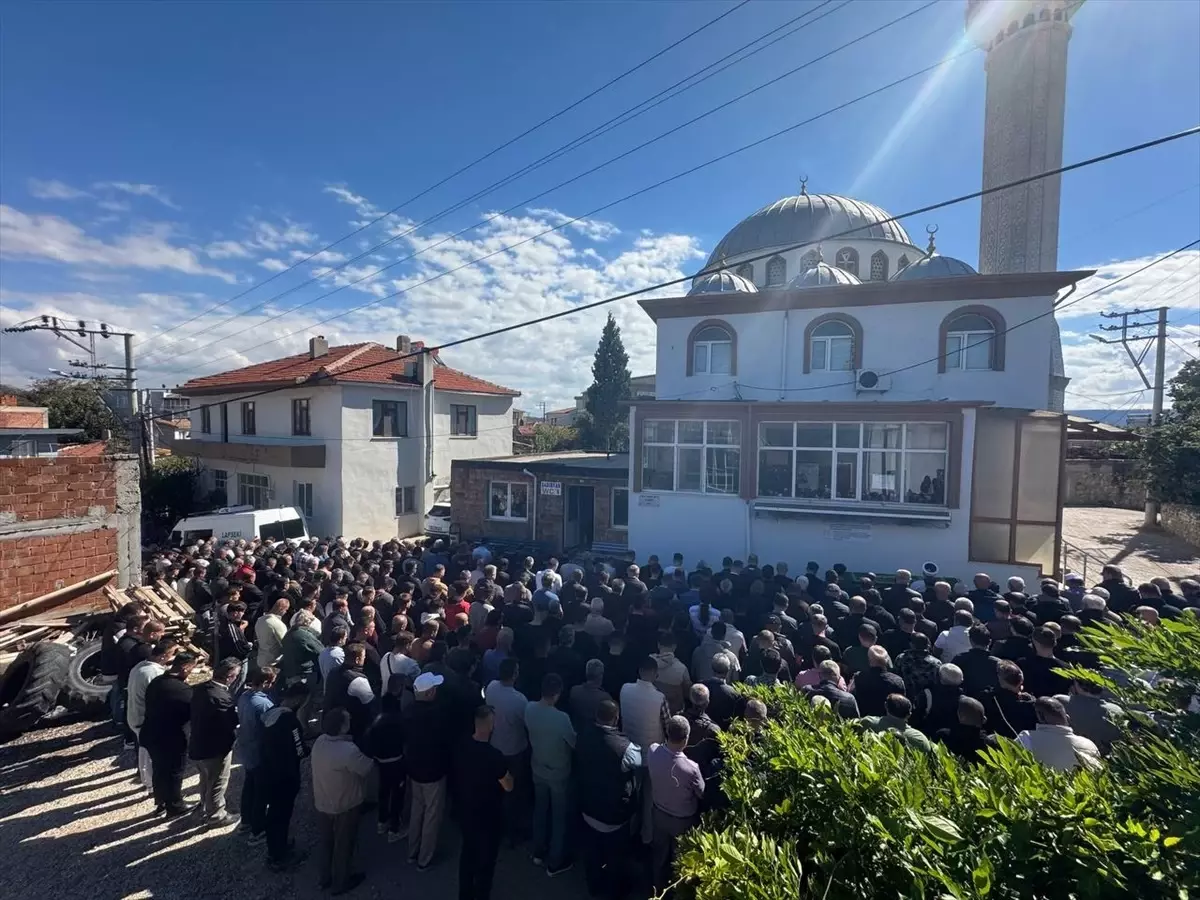 canakkalede otomobil yangininda hayatini kaybeden mehmet ozdemir defnedildi qNVxDy6R