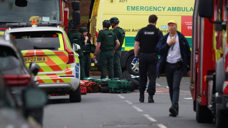 manchesterda sinagog saldirisi teror saldirisi olarak sorusturuluyor 4 kisi yaralandi saldirgan vuruldu jehKl95f