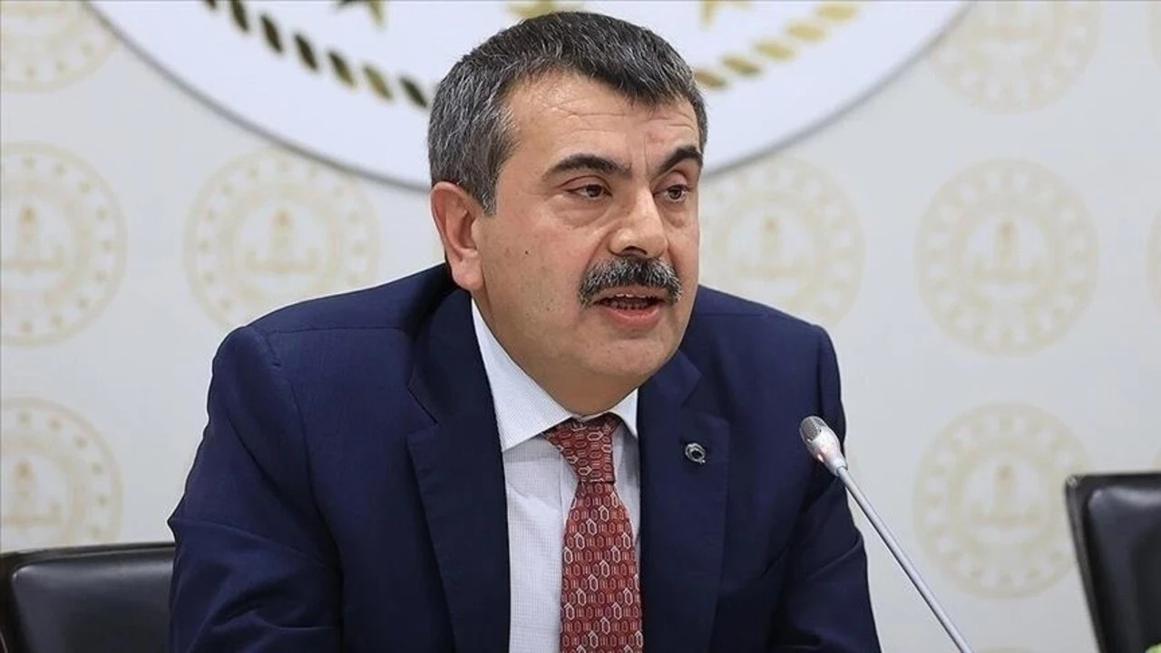 Egitimde taseron guzellemesi bakan tekin kadrolu personel alimina kapilari tamamen kapatti eObSrYeb