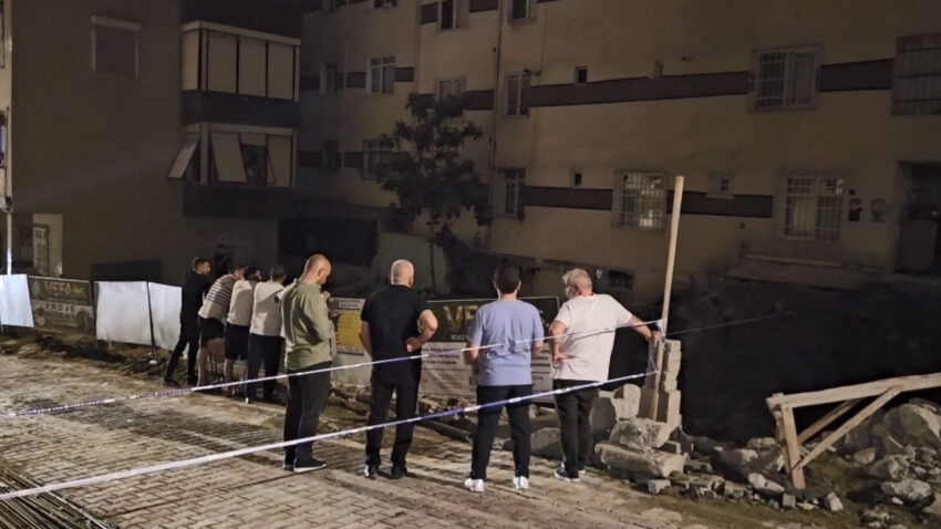 Kolonlarindan ses gelen bina bosaltildi sakinler ile muteahhit arasinda gerginlik MT8smXtU