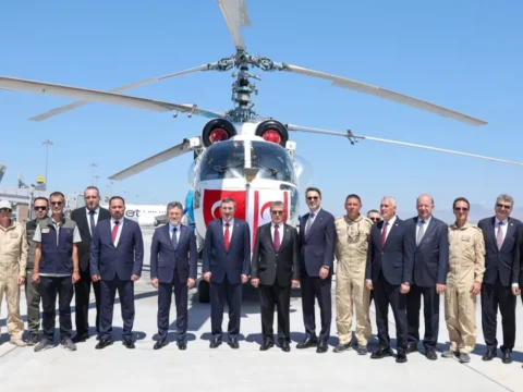 Turkiyeden kktcye yanginla mucadele destegi sondurme helikopteri goreve basladi XniVljh2